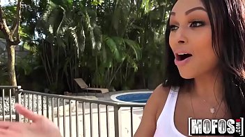 Ebony Babe’s Anal Vacation – Mofos.com