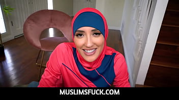 MuslimsFuck  –  Hijab Wearing Hottie Fucks Landlord To Pay The Rent – Chloe Amour