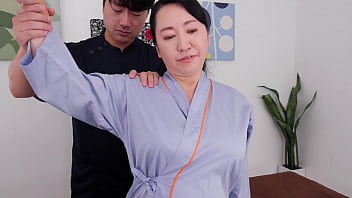 A Big Boobs Chiropractic Clinic That Makes Aunts Go Crazy With Her Exquisite Breast Massage Yuko Ashikawa